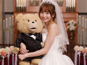 映画『テッド２』テッド大好き♥ 小嶋陽菜 （AKB48）、テッドもふもふファンクラブ代表就任決定！｜Myuu♪